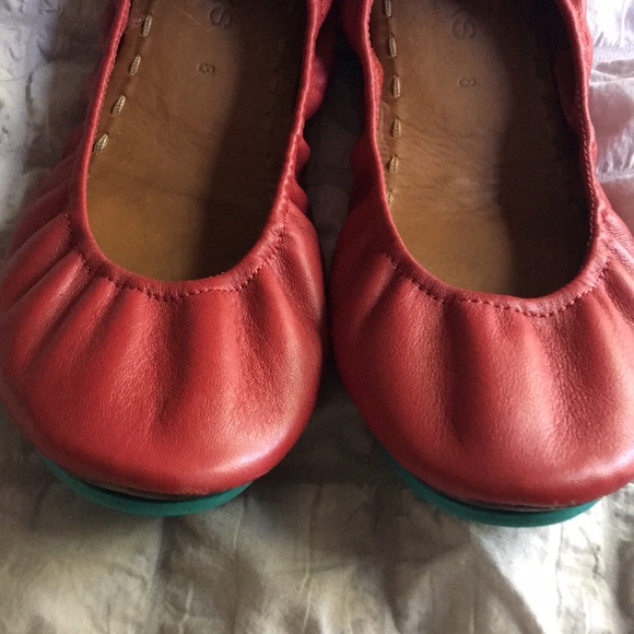 Tieks Cardinal Red Leather Ballet Flats Shoes 8 - Picture 2 of 5